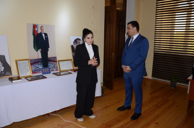 Saatlı rayonunda Ulu Öndər Heydər Əliyevin anadan olmasının 102 illiyi ilə bağlı sərgi təşkil olunub.