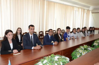 Saatlı rayonunda müsabiqə və olimpiadalarda uğurlu nəticələr əldə etmiş məktəblilərin və onların müəllimlərinin təltif olunması mərasimi keçirilib.