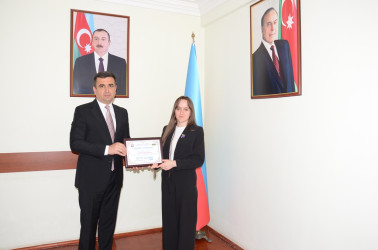 Saatlı rayonunda müsabiqə və olimpiadalarda uğurlu nəticələr əldə etmiş məktəblilərin və onların müəllimlərinin təltif olunması mərasimi keçirilib.