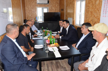 Saatlıda kənd təsərrüfatının və emal sahələrinin inkişafı üzrə layihələrə baxış keçirilib, Dövlət Proqramından irəli gələn məsələlər müzakirə olunub