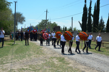 31 il öncə itkin düşən ana və övladının nəşinin qalıqları Saatlıda dəfn olunub