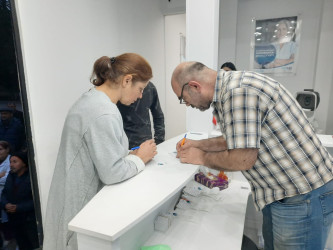 “Batıgöz” klinikası Saatlı rayonunda ödənişsiz göz müayinələri həyata keçirib