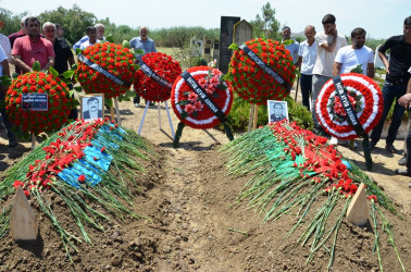 31 il öncə itkin düşən ana və övladının nəşinin qalıqları Saatlıda dəfn olunub