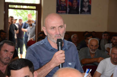 Saatlı rayonunun Nəsimikənd kəndində fermerlərlə maarifləndirici görüş keçirilib