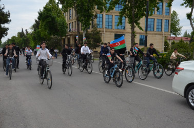 Saatlı rayonunda Ulu Öndər Heydər Əliyevin anadan olmasının 103-cü ildönümü münasibətilə veloyürüş keçirilmişdir.